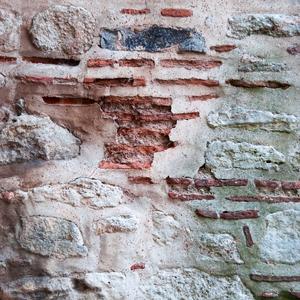 A visible effects of freeze and thaw cycles in the foundation brick wall, as the cause of mortar cracks in Clear Brook, VA
